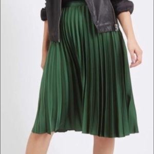 Topshop Green Pleated Skirt!